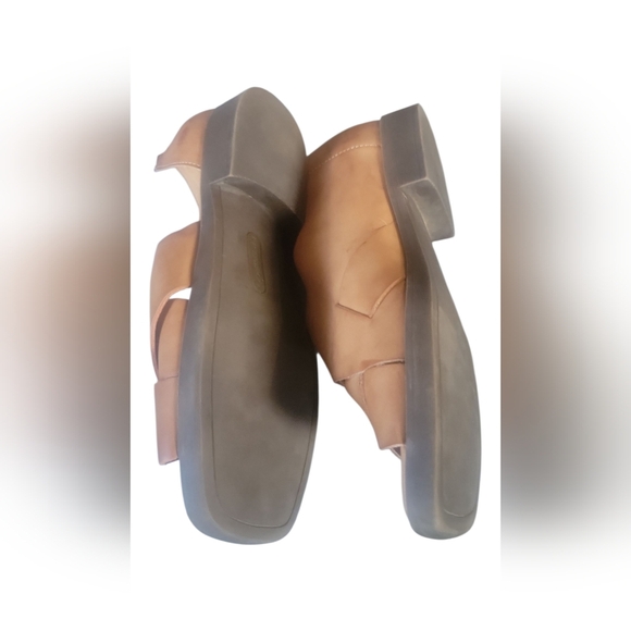 Frye And Co. Women's Tan Tulia Faux Leather Criss Cross Sandals Sz 8M - Picture 5 of 8